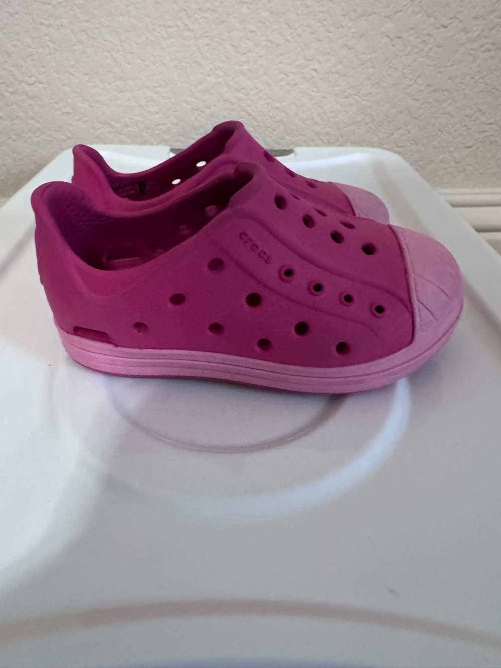 CROCS Bump It Clog Kids Lightweight Two Tone Pink  Slip-On C6 /toddler baby